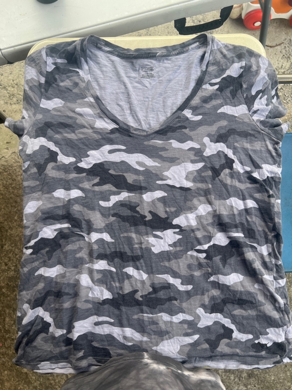 Victoria's Secret Gray Camouflage Short Sleeve V-Neck Tee